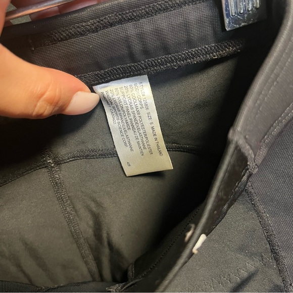 Size small cw-x running capris - Picture 3 of 7